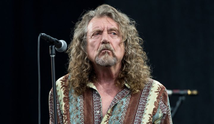GLASTONBURY, ENGLAND - JUNE 28: Robert Plant performs on the Pyramid Stage during day 2 of the Glastonbury Festival at Worthy Farm on June 28, 2014 in Glastonbury, England. (Photo by Ian Gavan/Getty Images)